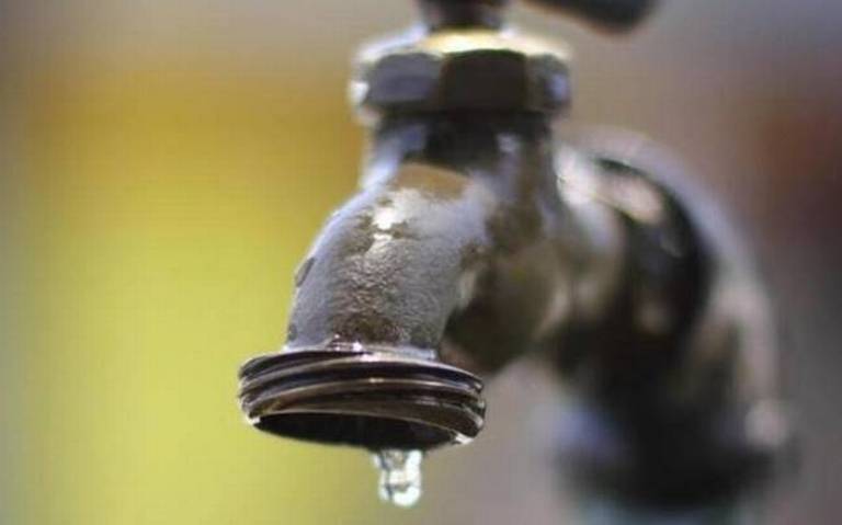 Despiertan villahermosinos sin agua potable ¡otra vez!