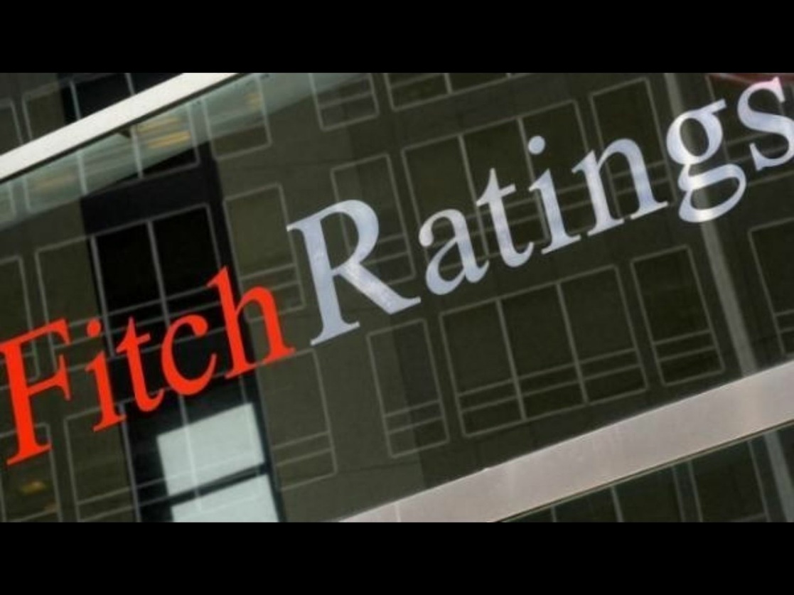 Economía mexicana está perdiendo impulso tras repunte en junio: Fitch