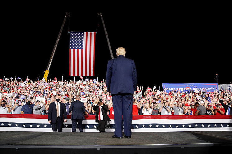 El FBI alerta que Irán y Rusia están interfiriendo en elecciones de Estados Unidos