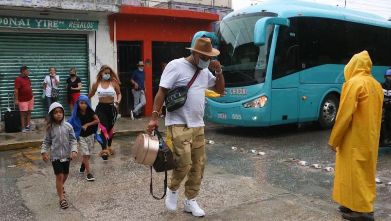 Reportan cero muertes y 40 mil evacuados por ‘Delta’