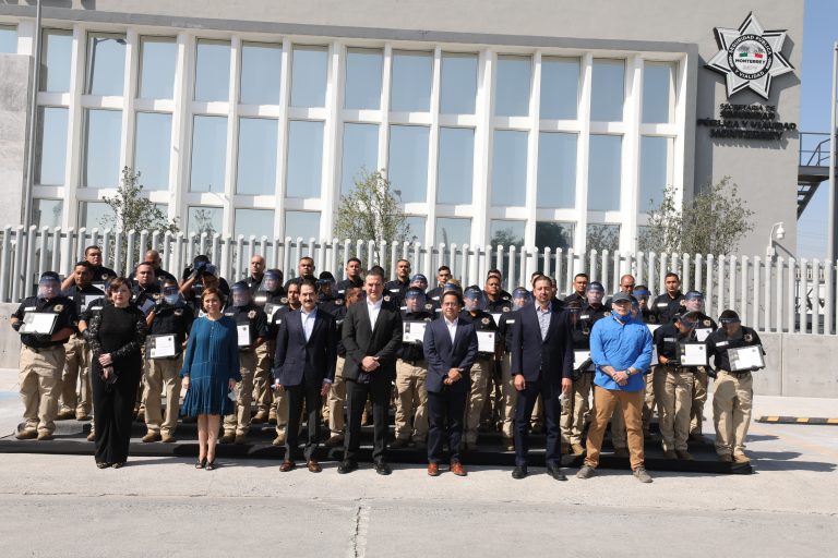 En Monterrey se gradúan los primeros elementos de la Policía Metropolitana de Investigación