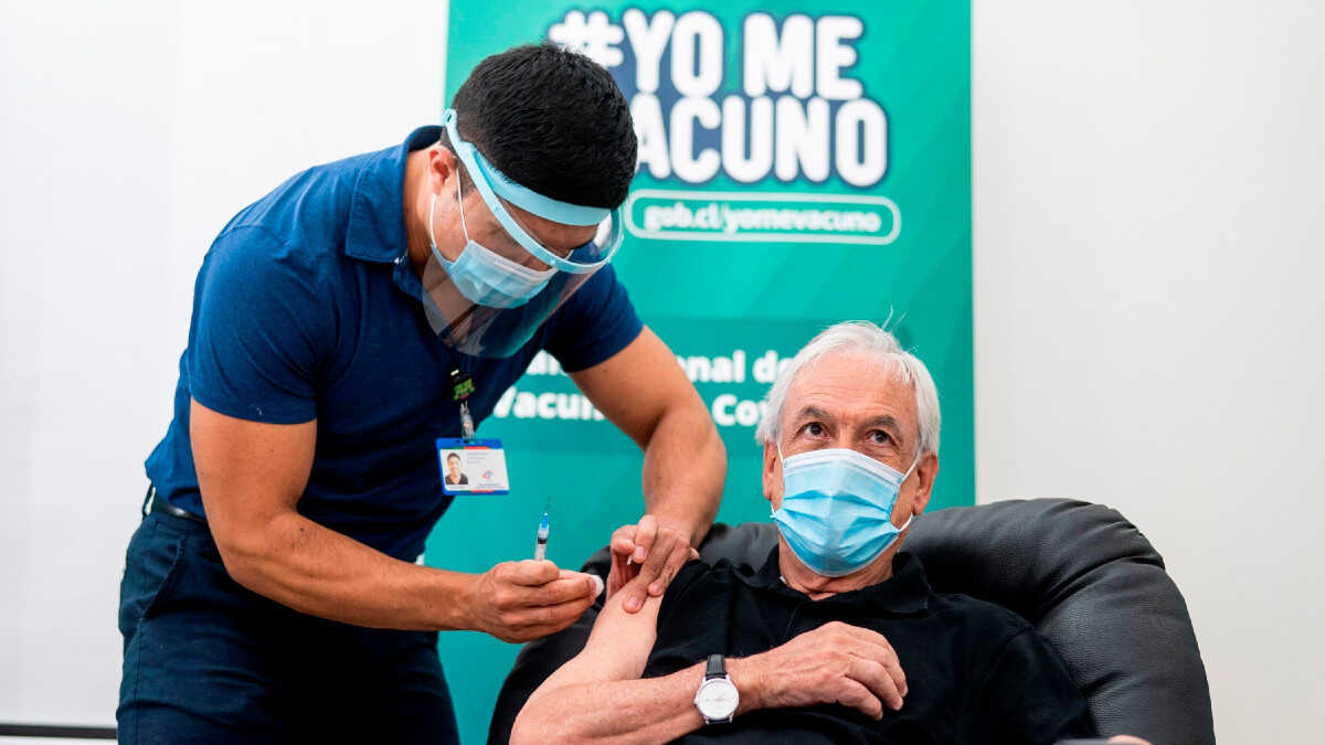 Así logró Chile la vacunación más masiva contra COVID-19 de América Latina