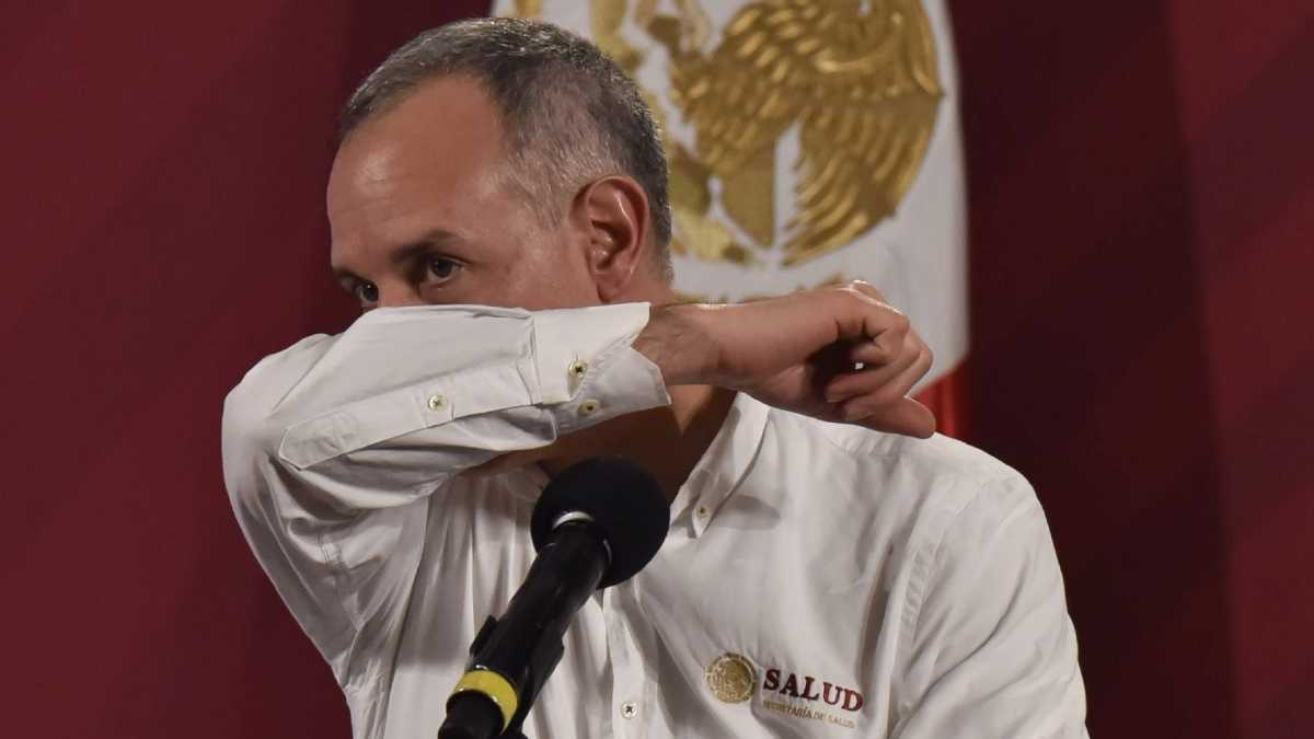 López-Gatell recibe oxigenación suplementaria para tratar la COVID-19