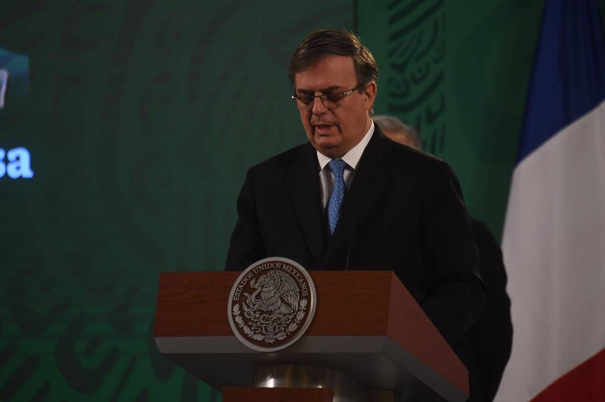 Ebrard califica como “delincuentes” a policías de Tulum