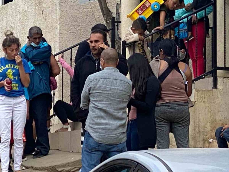 Vacunan a migrantes en Tijuana