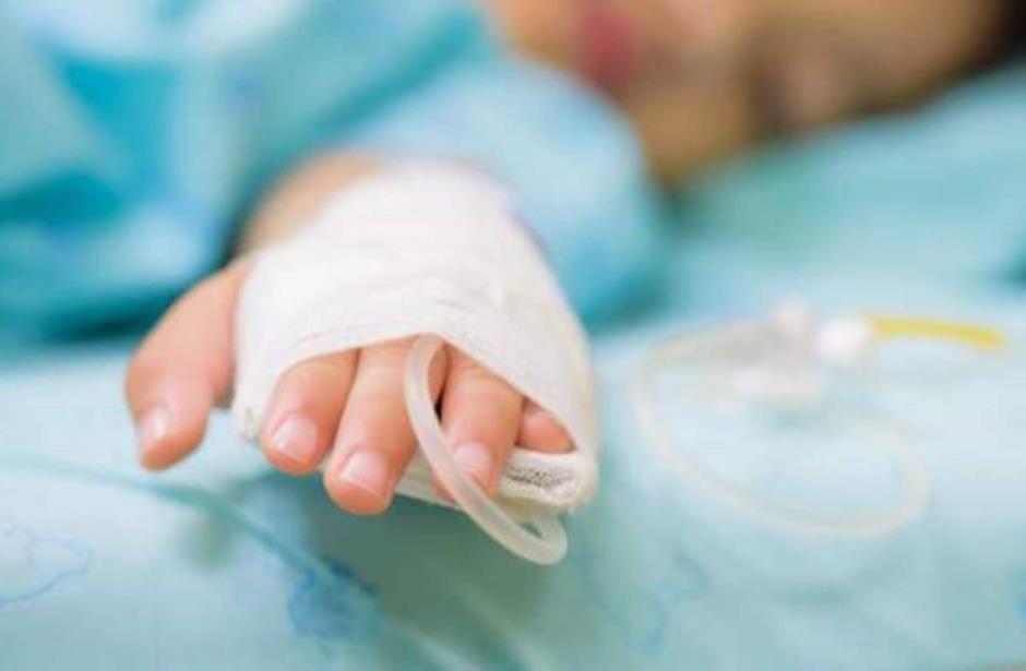 Emiliano tiene un año y se encuentra intubado por Covid-19