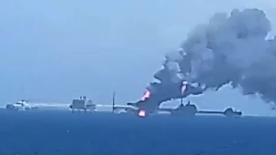 Incendio en plataforma petrolera de Pemex deja un muerto en Campeche