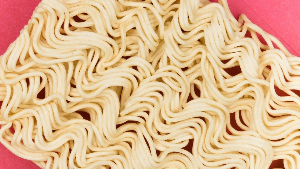 Esto contienen realmente las sopas instantáneas según la Profeco