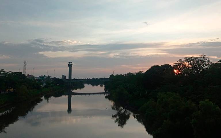 Bonnie y nueva onda tropical impactarán con fuertes lluvias a Tabasco