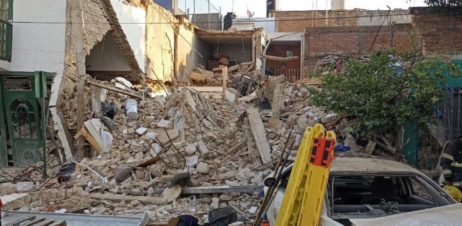 Tendrán que demoler cinco viviendas con daño estructural, tras la explosión de un tanque de gas en San Andrés