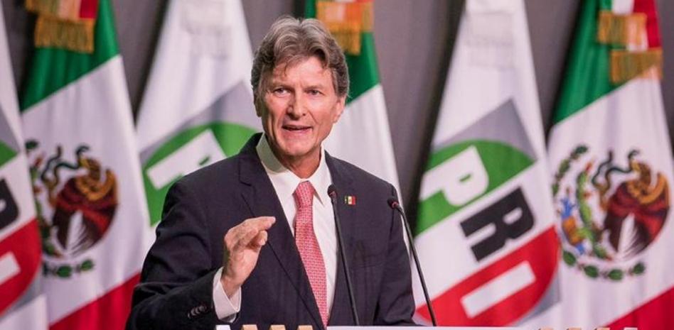 Enrique de la Madrid alza la mano para ser candidato presidencial