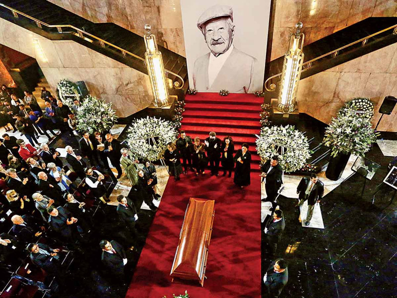 Inflación de EU se ralentiza al 6.0% mientras la Fed se enfrenta a las quiebras bancarias