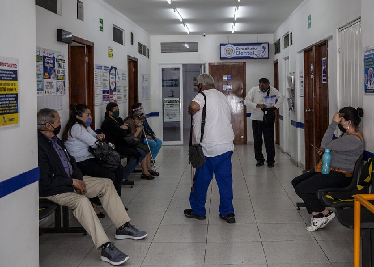 ¡Caos en salud! huyen chocos a atención pública