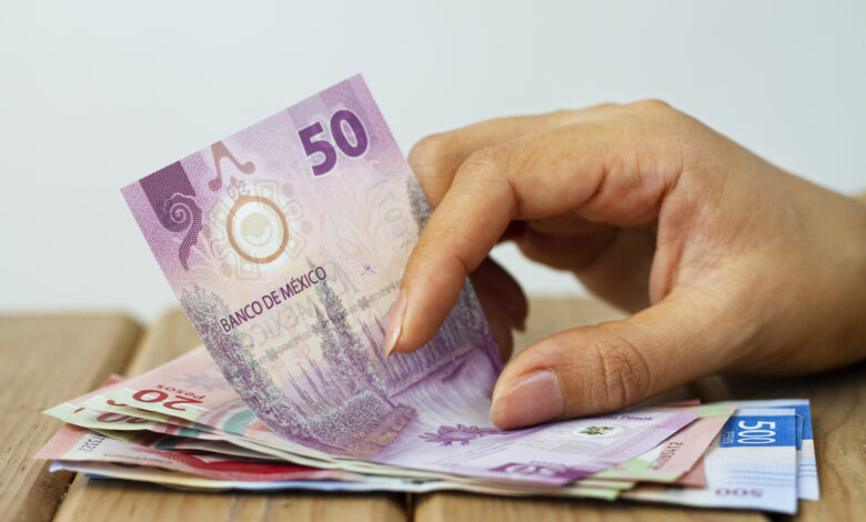 Superpeso amanece fuerte, abre en 17.32 al mayoreo