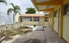 Denuncian padres cuotas “voluntarias” excesivas