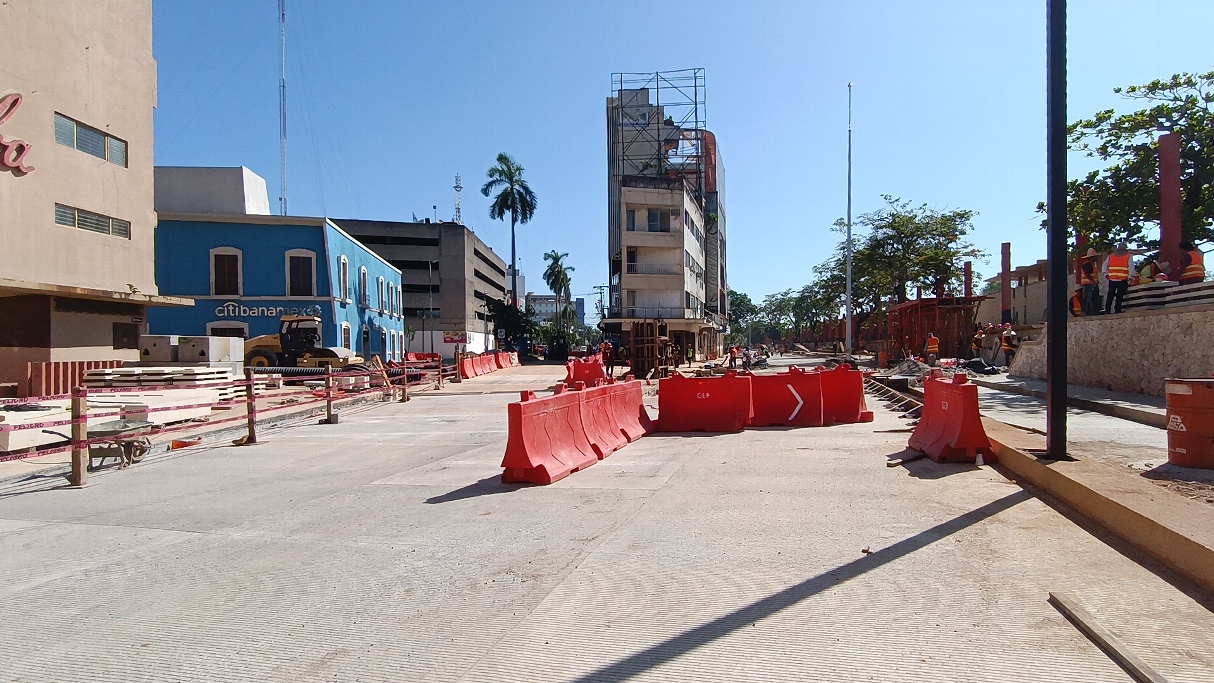 El malecón atorado ¡por una glorieta!