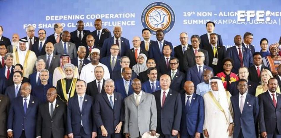 Cumbre de países no alineados abre con llamado urgente a la paz en Gaza
