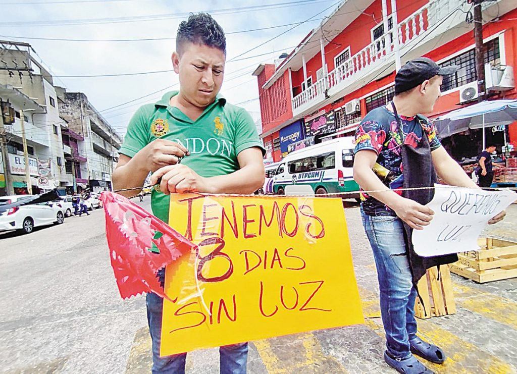 Hartos de ‘CFE’ bloquearon Pino Suárez