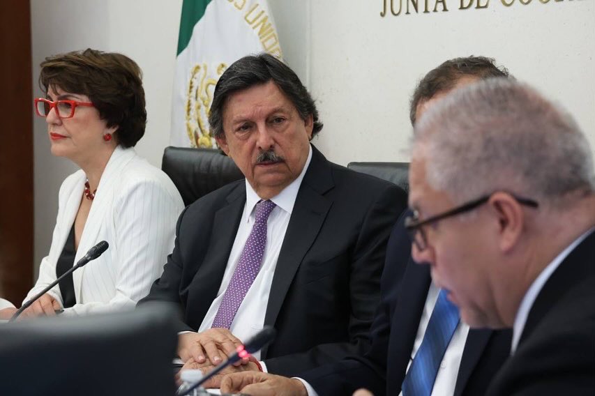 Demanda Napoleón Gómez Urrutia asegurar derechos de trabajadores de la Administración Pública