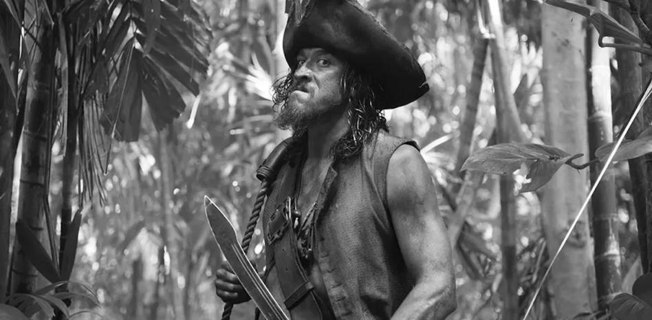 Muere actor de “Piratas del Caribe” tras ser atacado por un tiburón en Hawái