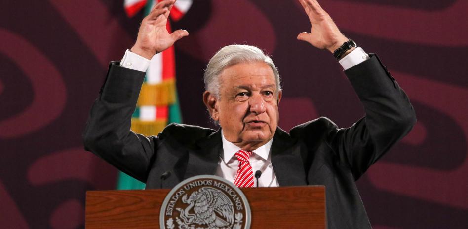 Por todo lo que ha ayudado en Cultura, Beatriz estará en la Matutina: AMLO