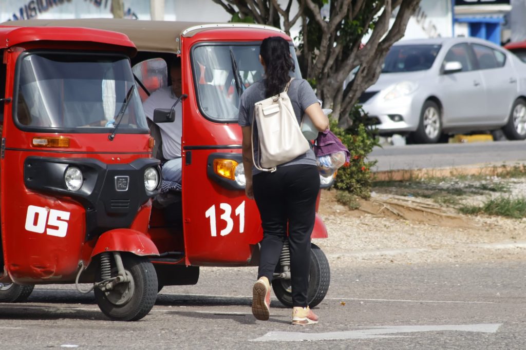 Va Semovi contra pochis ilegales