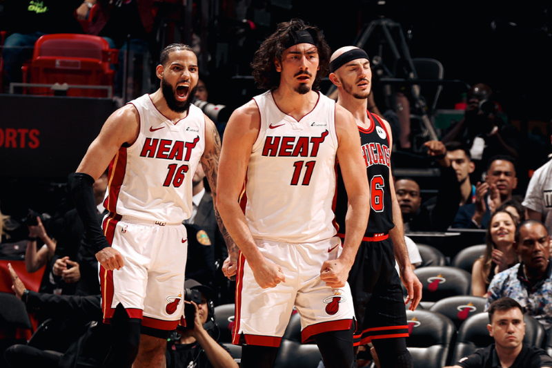 Heat vence a Lakers y lo mantiene con su racha de derrotas