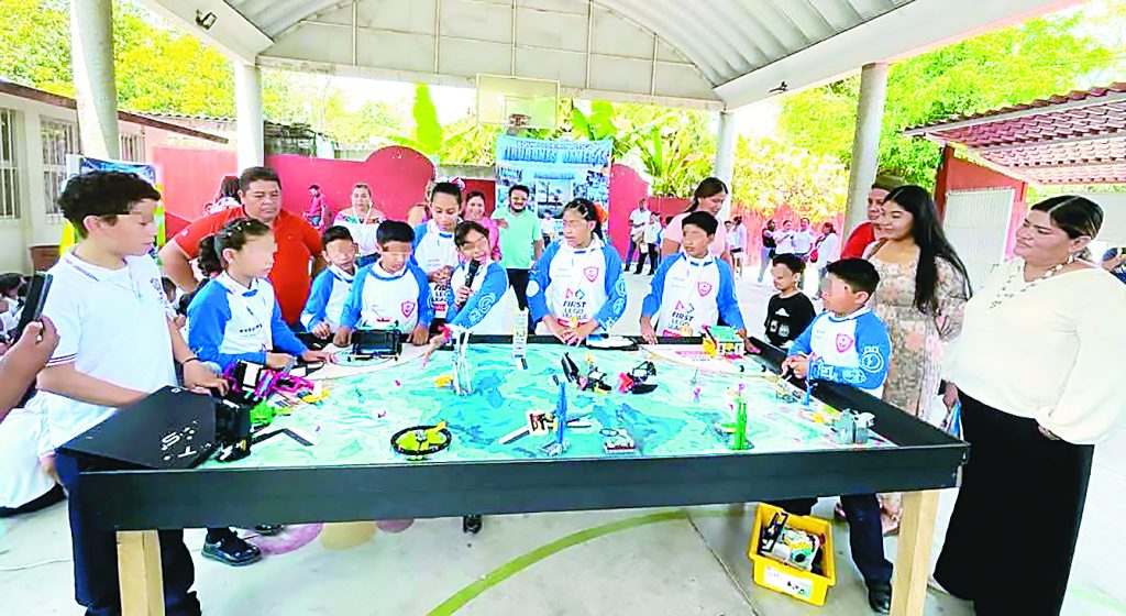 Niños chocos conquistan la robótica