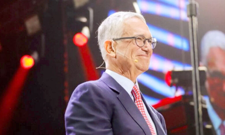 Ofrece Salinas Pliego pagar deuda con el SAT en 10 días