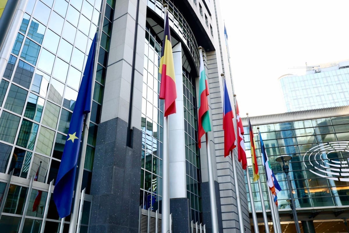 La Unión Europea se enfrenta a un grave escollo comercial: la tensión con Washington paraliza el acuerdo más importante de la historia moderna.