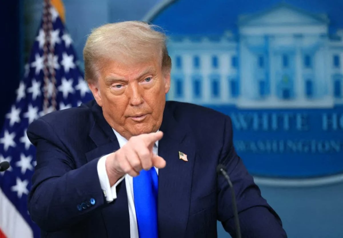 “La Guerra Comercial con Europa Estalla: Trump Impone Aranceles a Países Europeos por Disputa sobre Groenlandia”