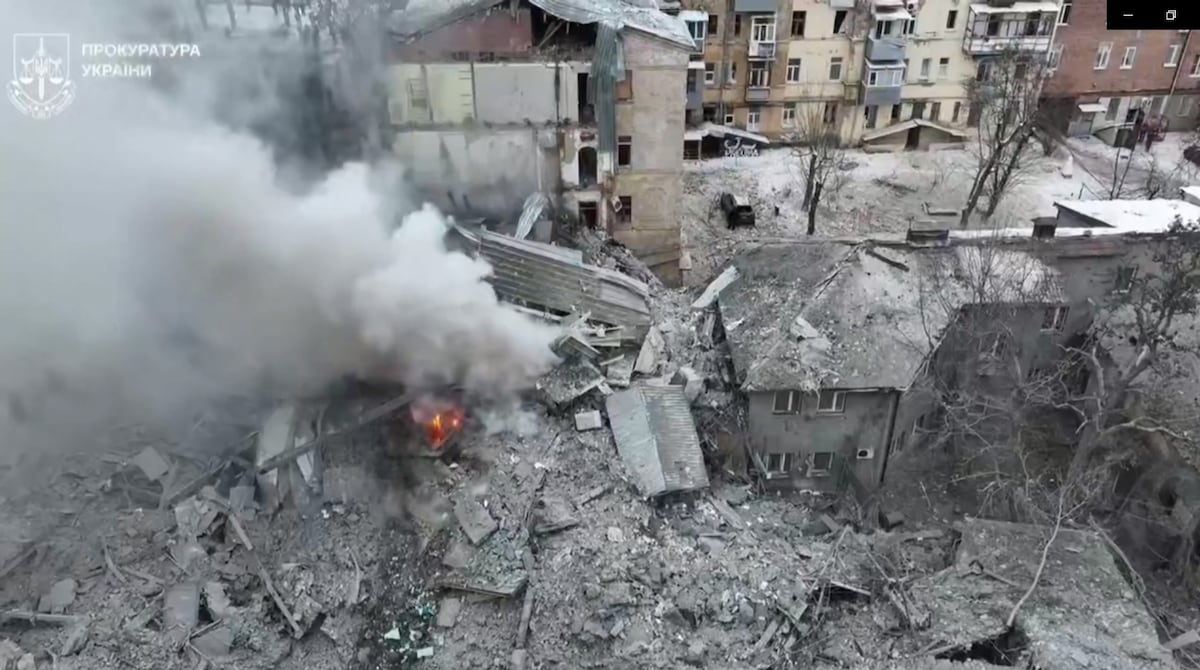 Rusia desata devastadora oleada de violencia en Ucrania: Misiles rusos azotan áreas residenciales y causan múltiples víctimas